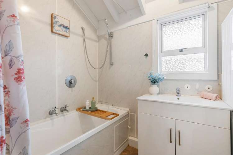 20/125 Queens Drive Lyall Bay_7