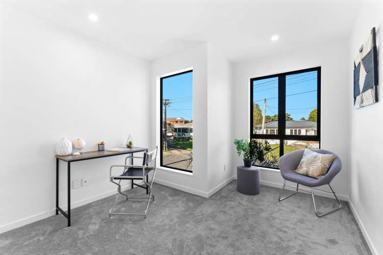 8C Rowan Terrace Te Atatu South_10