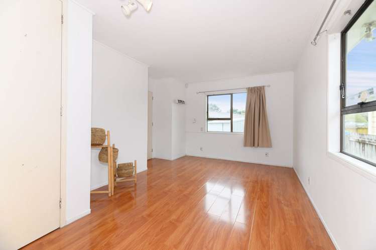70 Melrose Road Mt Roskill_16