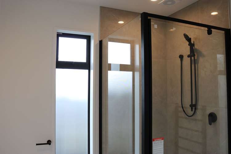 2/282 Wilsons Road Waltham_8