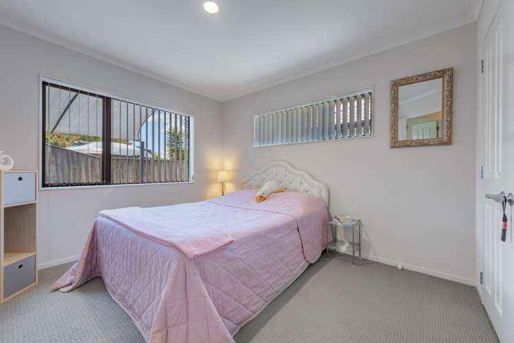 1 Pine Harbour Parade Beachlands_15