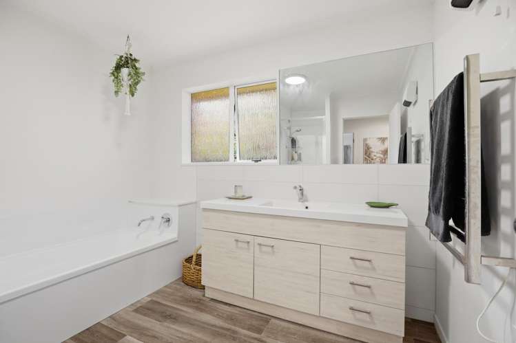 40 Sunrise Avenue Mt Maunganui_11