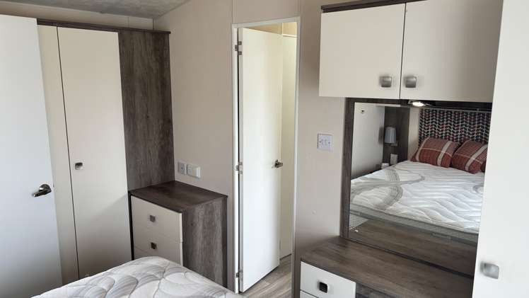 64/433 Dixons Road Loburn_6