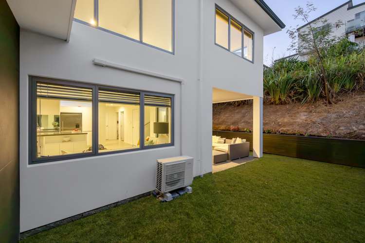 8 Tuatini Place Long Bay_33
