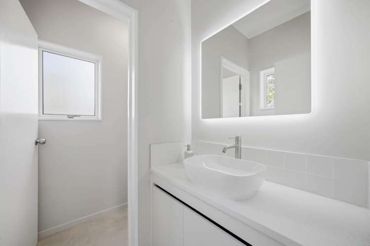 4B Glucina Avenue West Harbour_13