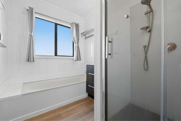 2/38 Leo Street Glen Eden_12