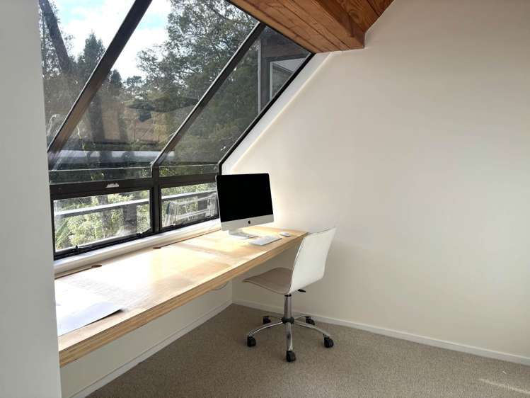 22 Tui Crescent Waiatarua_10