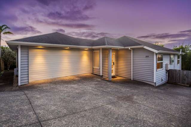 Stylish Family Living in Central Pinehill