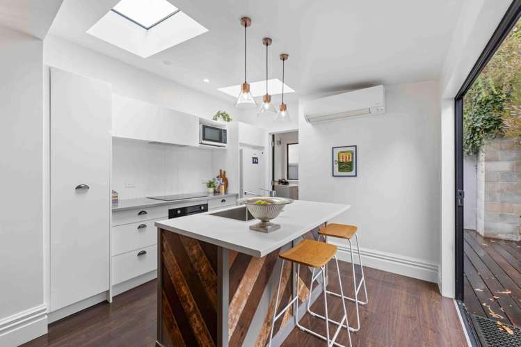 21 Serpentine Avenue Dunedin Central_11