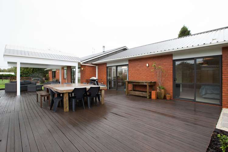 1825 Egmont Road Kaimiro_18