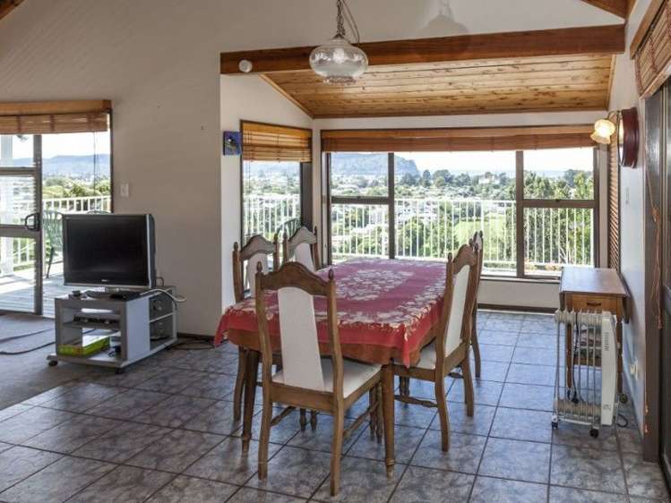 108 Fernleigh Glade Whangamata_10