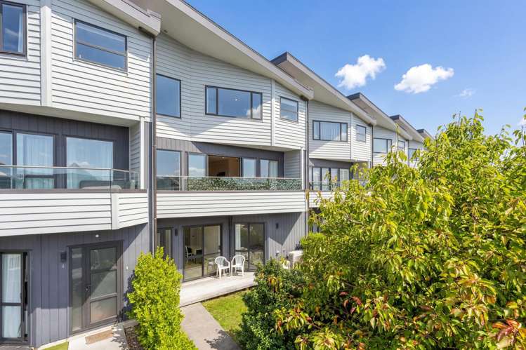 6 Moki Place Long Bay_16