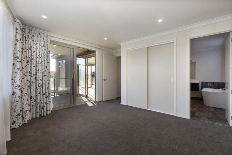 18 Lake View Place Fairhall_10