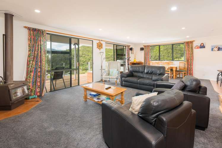 3 Ruataniwha Place Okiwi Bay_7
