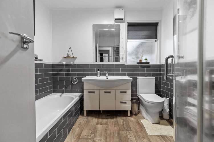 13 Logan Street Fairy Springs_9