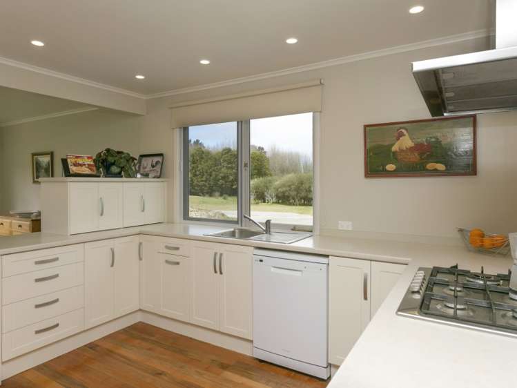548 Tukairangi Road Kinloch_23