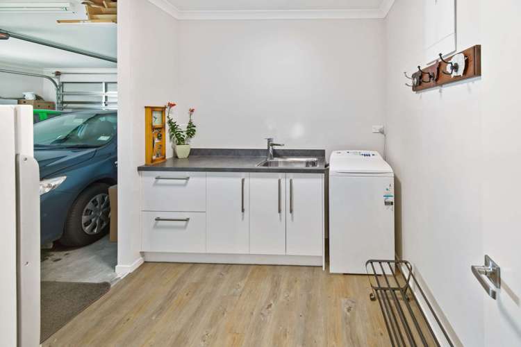 17 Tirimoana Place Otamatea_17