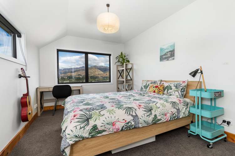 28 Myles Way Lower Shotover_16