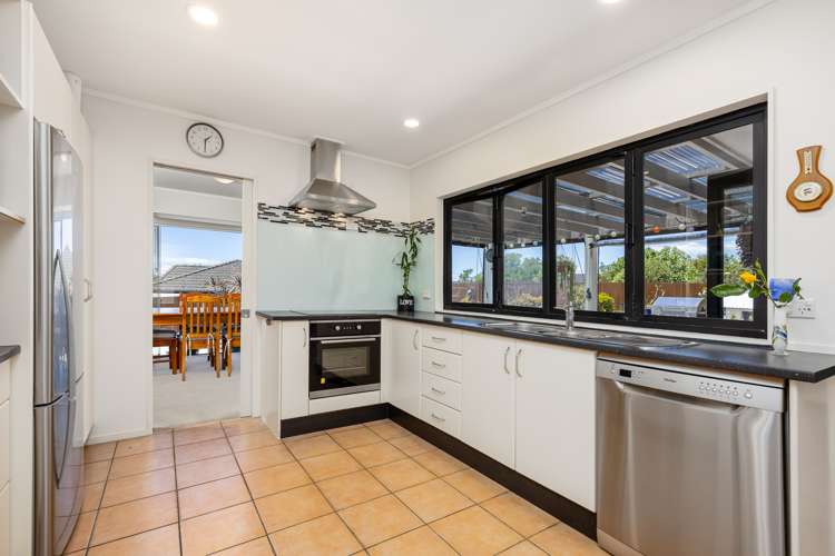 5 Alec Craig Way Gulf Harbour_9