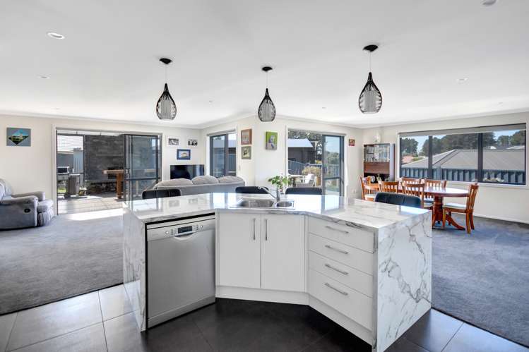 11 Westgate Corstorphine_11