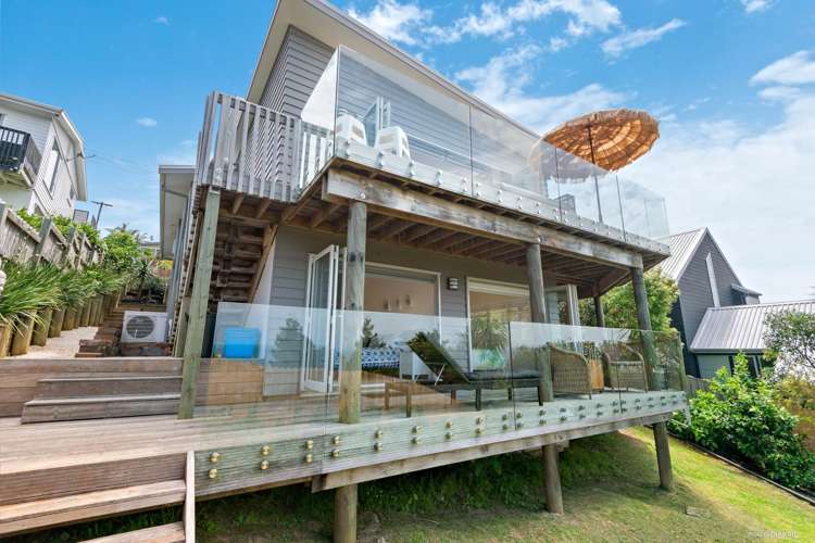 21 Duncansby Road Stanmore Bay_21