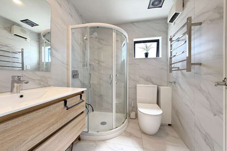 56 Picturesque Drive Flat Bush_19