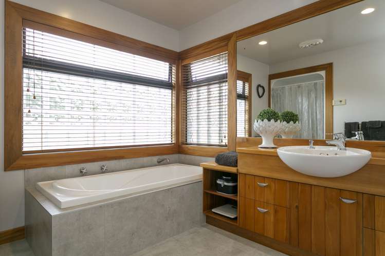 64 Taharepa Road Hilltop_14