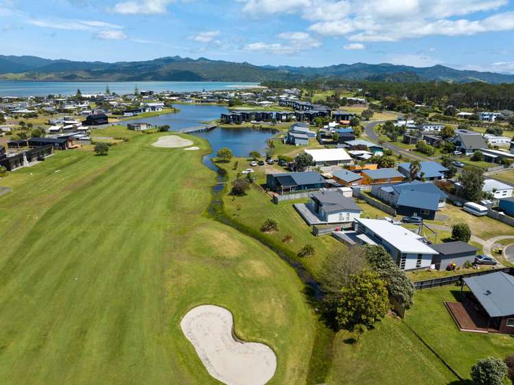 126 The Fairway Matarangi_17