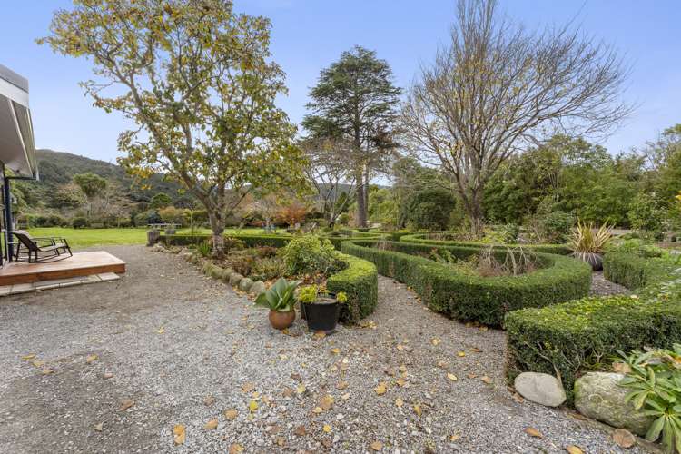 61 Twin Lakes Road Te Marua_25