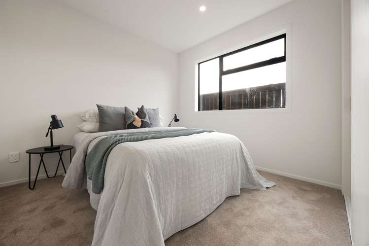 17 Auburn Green Peacocke_13