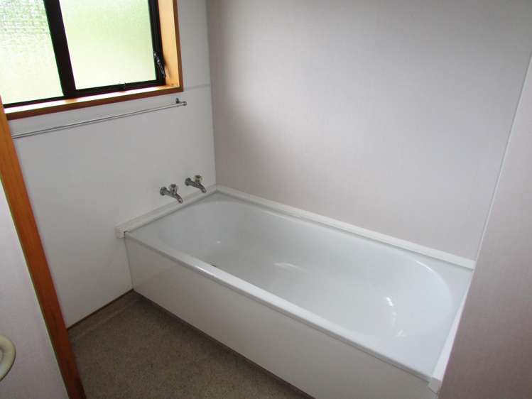 2/19 Cowper Street Greymouth_17