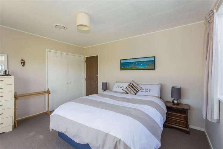 11 Frye Crescent Albert Town_9