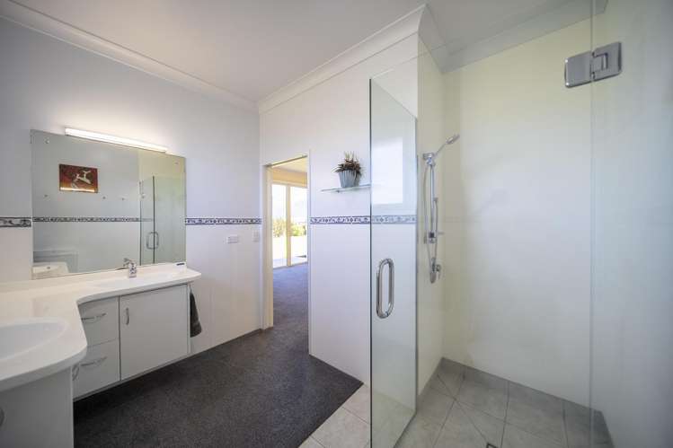 120 Aparima Drive Te Anau_18