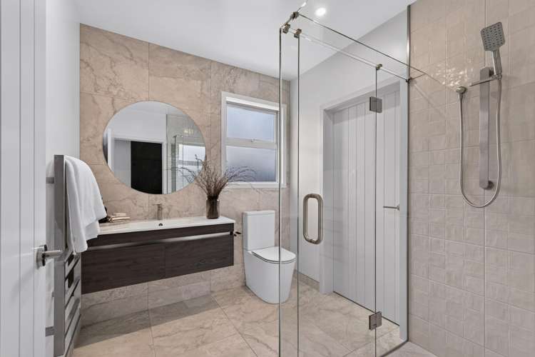 1/11 West Place Greenmeadows_14
