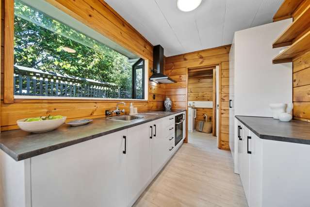 2/74 Aorangi Road Bryndwr_1