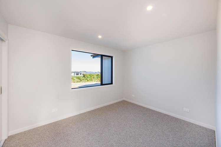 67 Atlantic Drive Fitzherbert_23