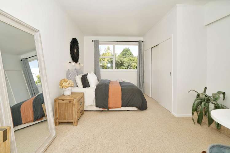 32 Resthill Crescent Glenview_6