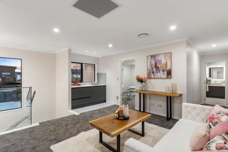 11 Bush View Place Flat Bush_10