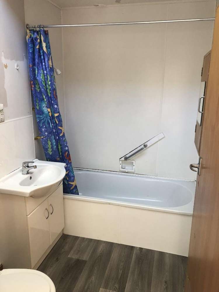 1B Lovelock Place 10458_7