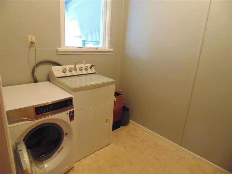 18 Helena Street Lumsden_17