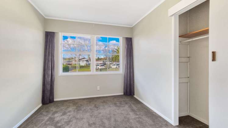 18 Byron Grove Owhata_11