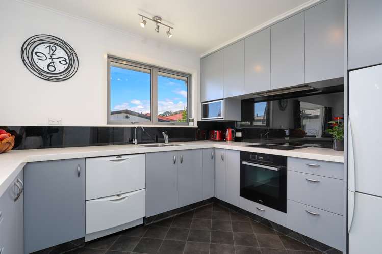 8 Neale Avenue Stoke_5