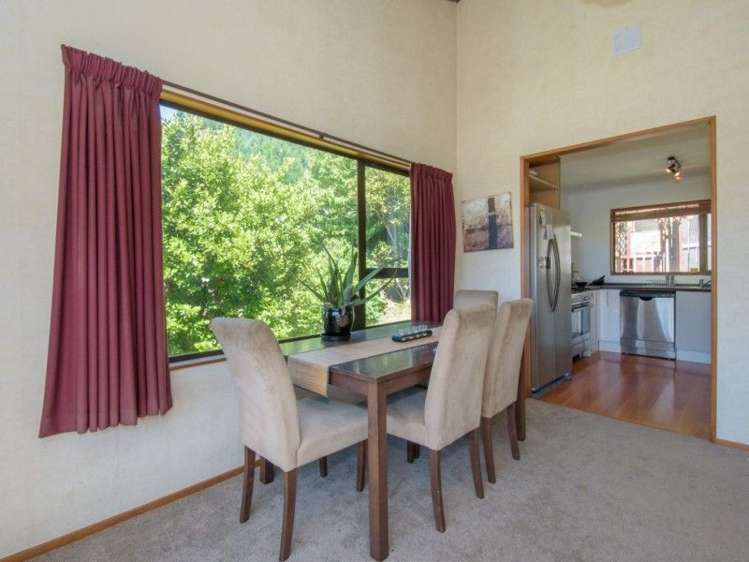 16a Arawata Terrace Fernhill/Sunshine Bay_5