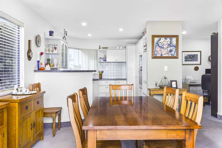 24c The Esplanade Westshore_4