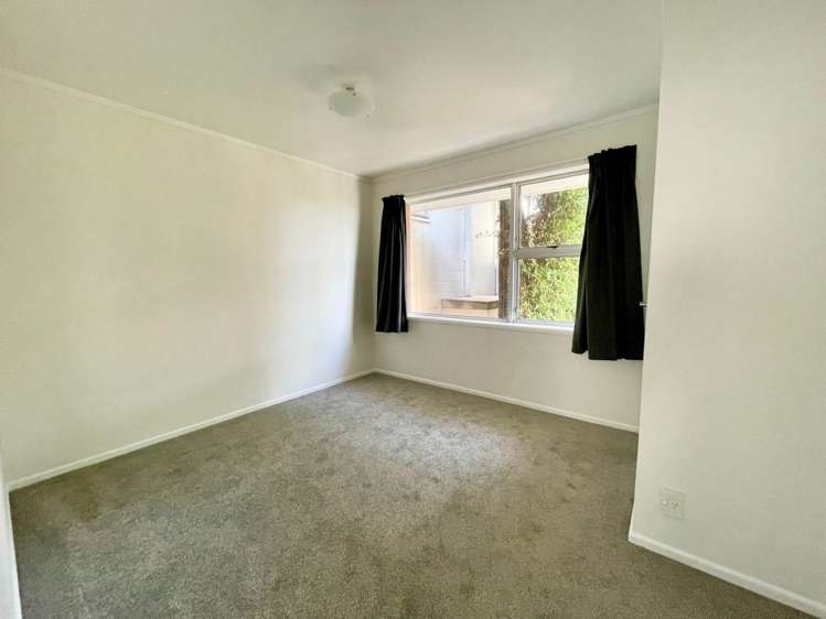 2/68 Ruawai Road Mt Wellington_6