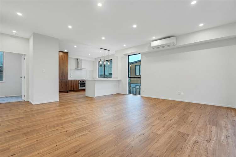 6 & 8 Timo Way Flat Bush_3