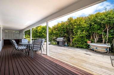 122 Takahe Road_4