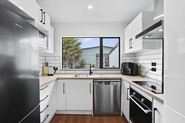 2 Mary Keane Lane Parakai_9