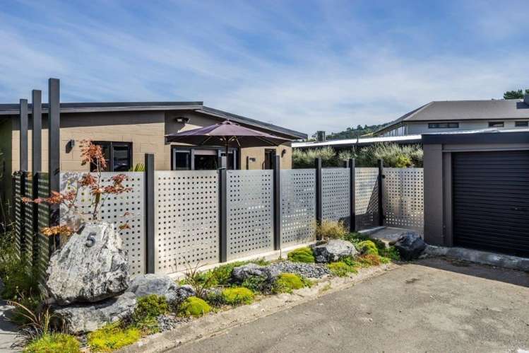 5 Pine Tree Lane Korokoro_13