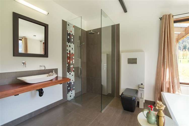 124 Lovers Leap Road Glenorchy_11